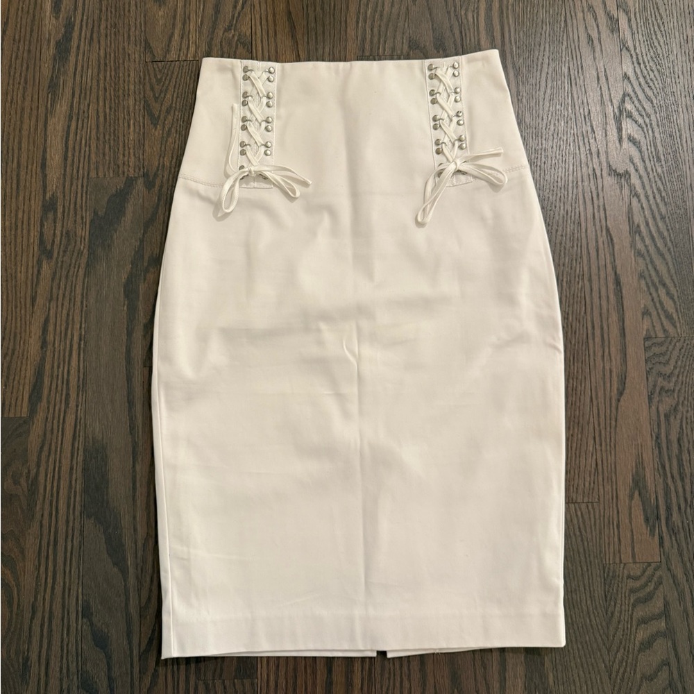 Guess by Marciano White Lace-Up Pencil Skirt - Like New